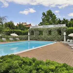 4* מלון Savoia Regency